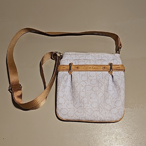 Calvin Klein White Monogram Crossbody Bag - Picture 1 of 5